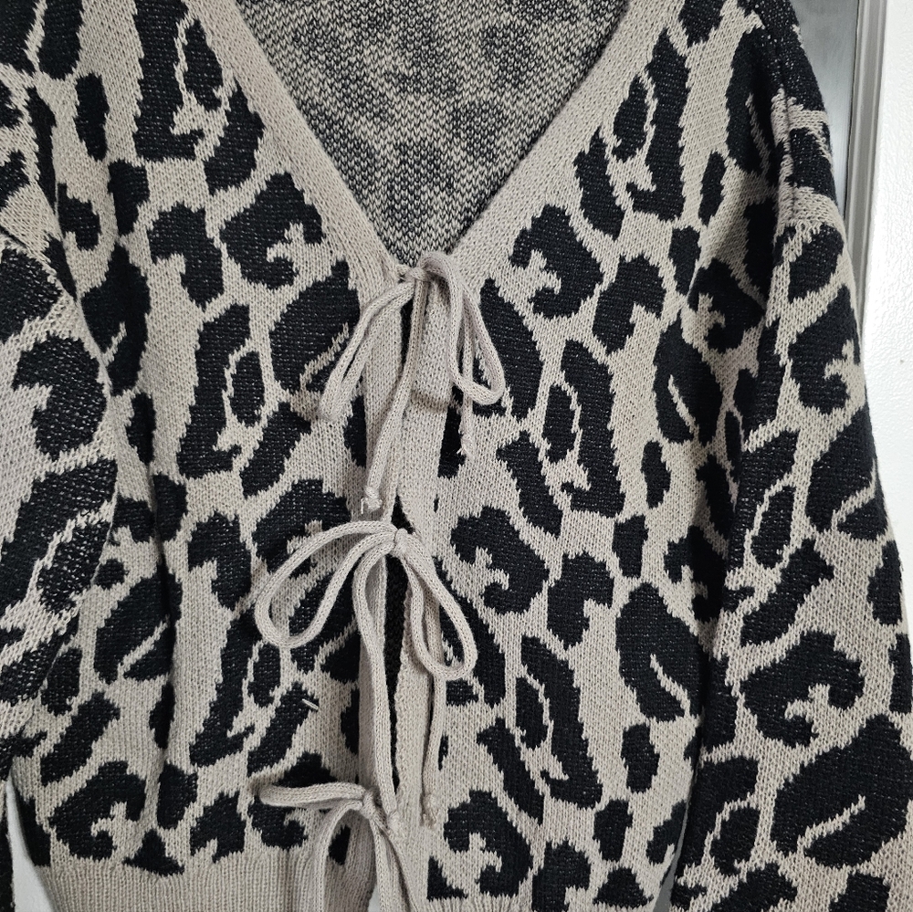 Leopard Print Gray and Black Women's Cardagan! Size Med! New In Bag!